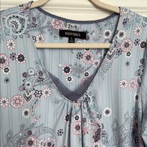 Ellen Tracy Floral Paisley Blouse - Size Large. New with Tags